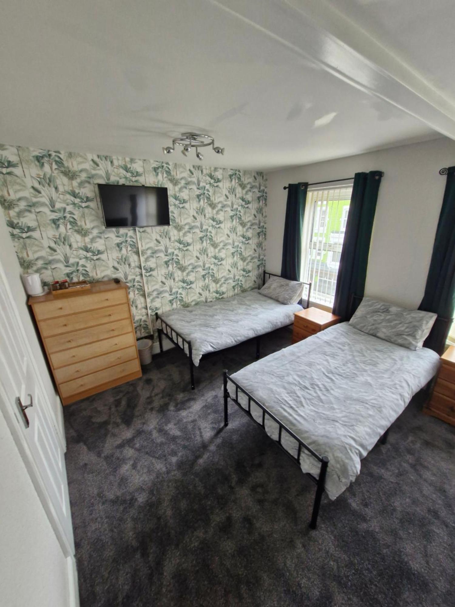 The Clevedon Bed & Breakfast Blackpool Exterior photo
