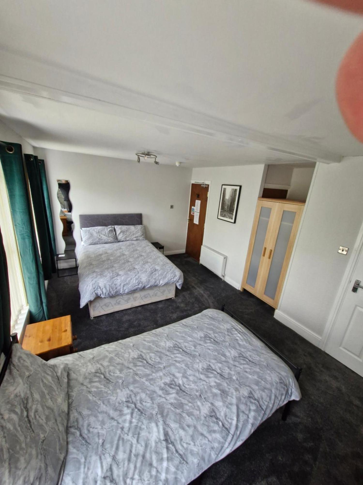 The Clevedon Bed & Breakfast Blackpool Exterior photo
