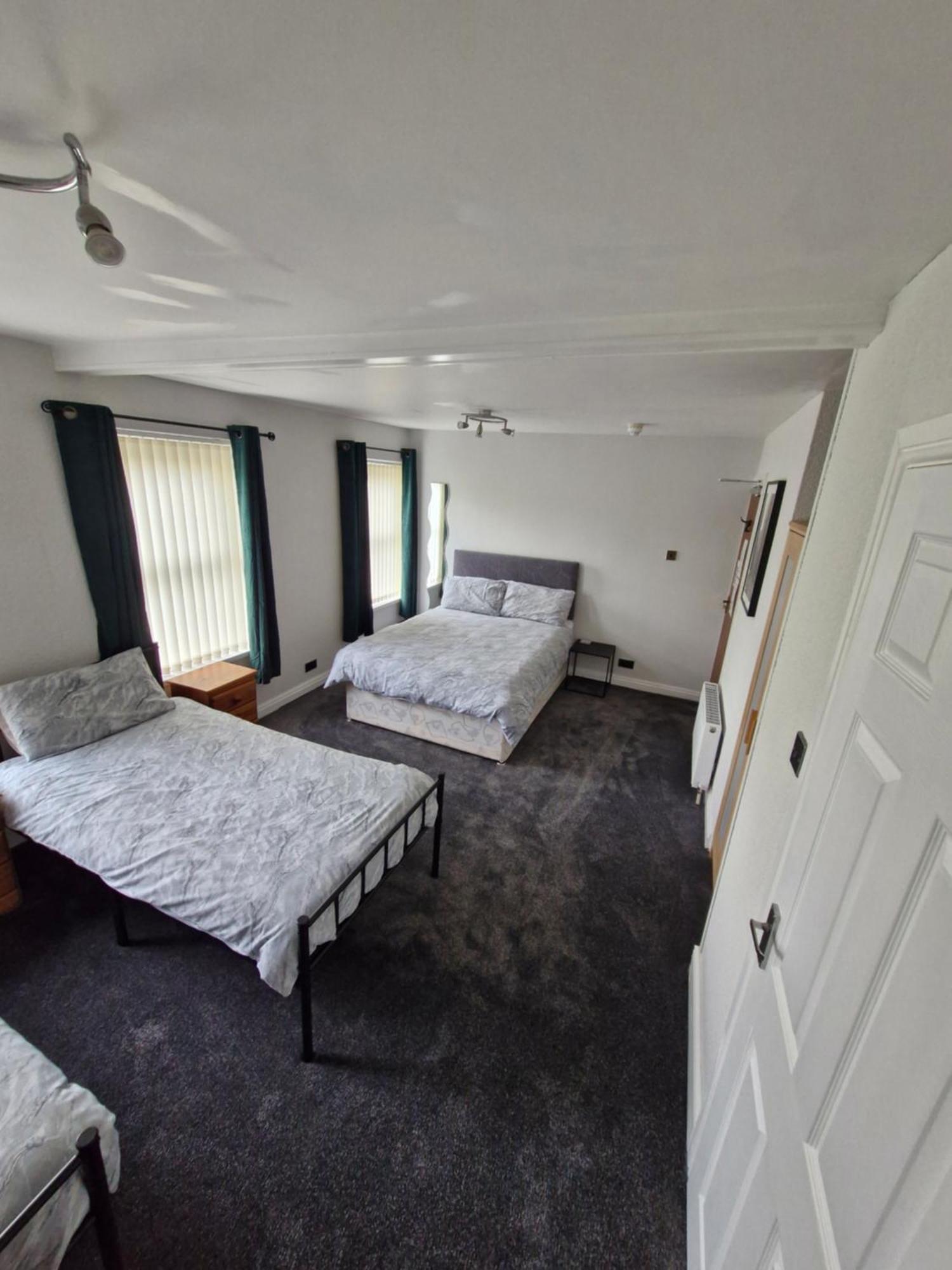 The Clevedon Bed & Breakfast Blackpool Exterior photo